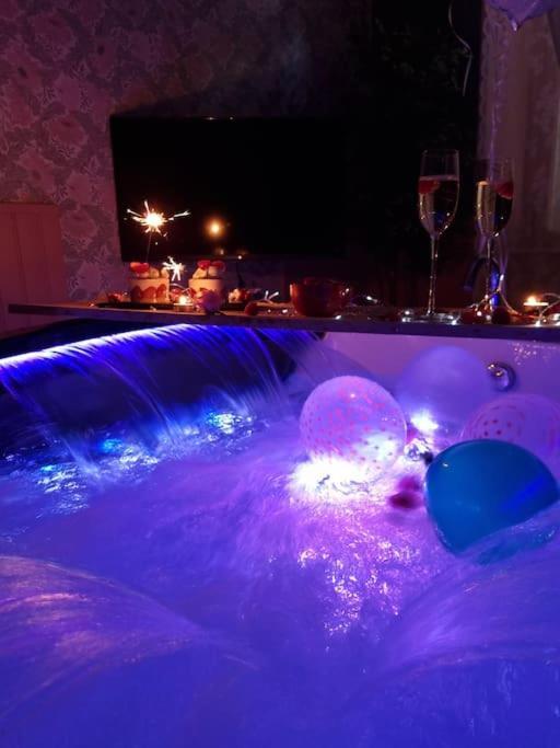 Royal Room Jacuzzi Haut De Gamme Centre Ville Mülhausen Exterior foto